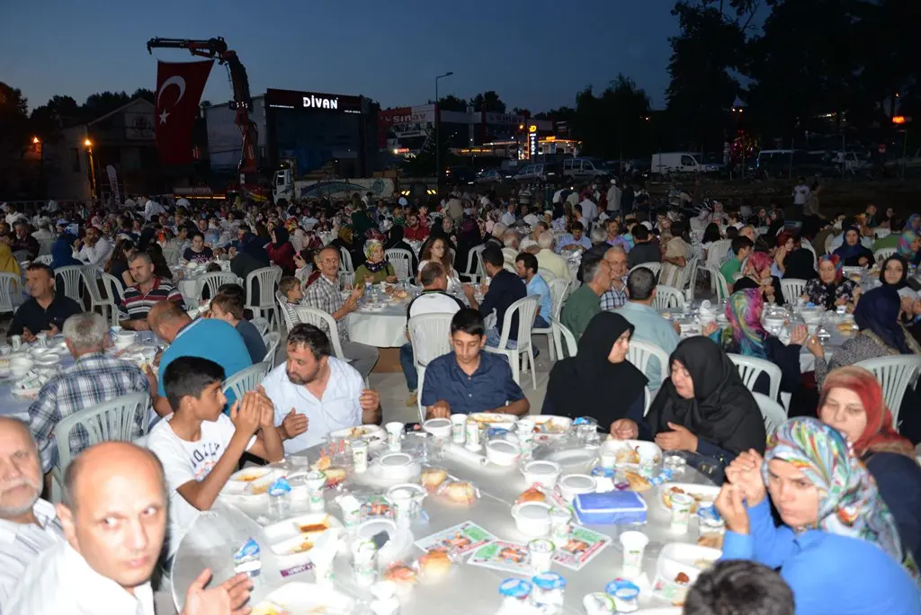 Haber: Rasimpaşa’da ilk teravih namazı kılındı - Galeri-3