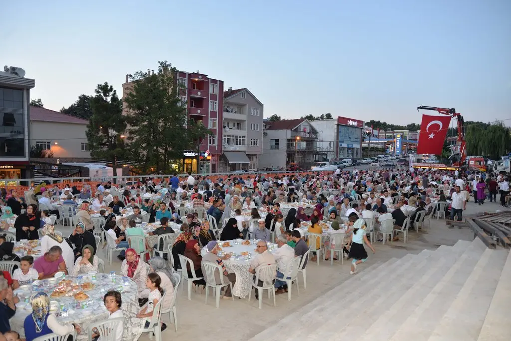 Haber: Rasimpaşa’da ilk teravih namazı kılındı - Galeri-1