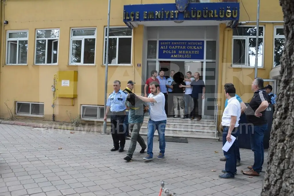 Haber: Jandarmayı Vurup Hastaneden Kaçırılan Uyuşturucu Baronu Hendek’te Yakalandı - Galeri-3