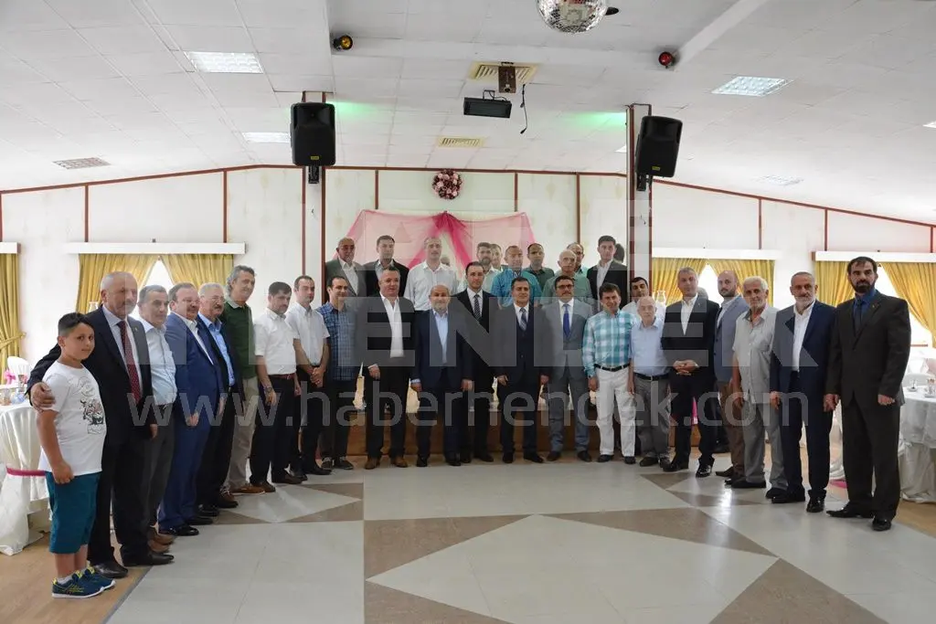 Haber: Halk Bayramlaşması Protokol Bayramlaşmasına Döndü - Öne Çıkan