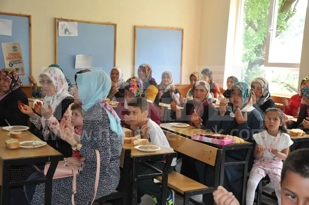 Haber: Hendek’te 108 Yıllık Bayram Geleneği - Galeri-3