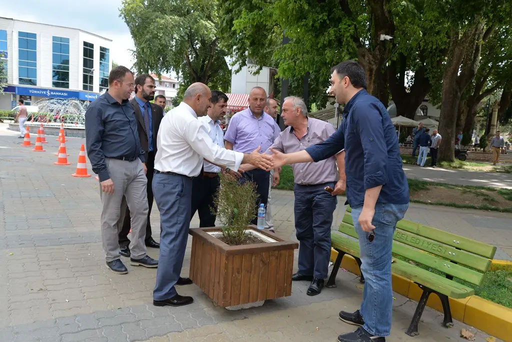 Haber: Başkan Püsküllü, esnafın bayramını kutladı - Galeri-1