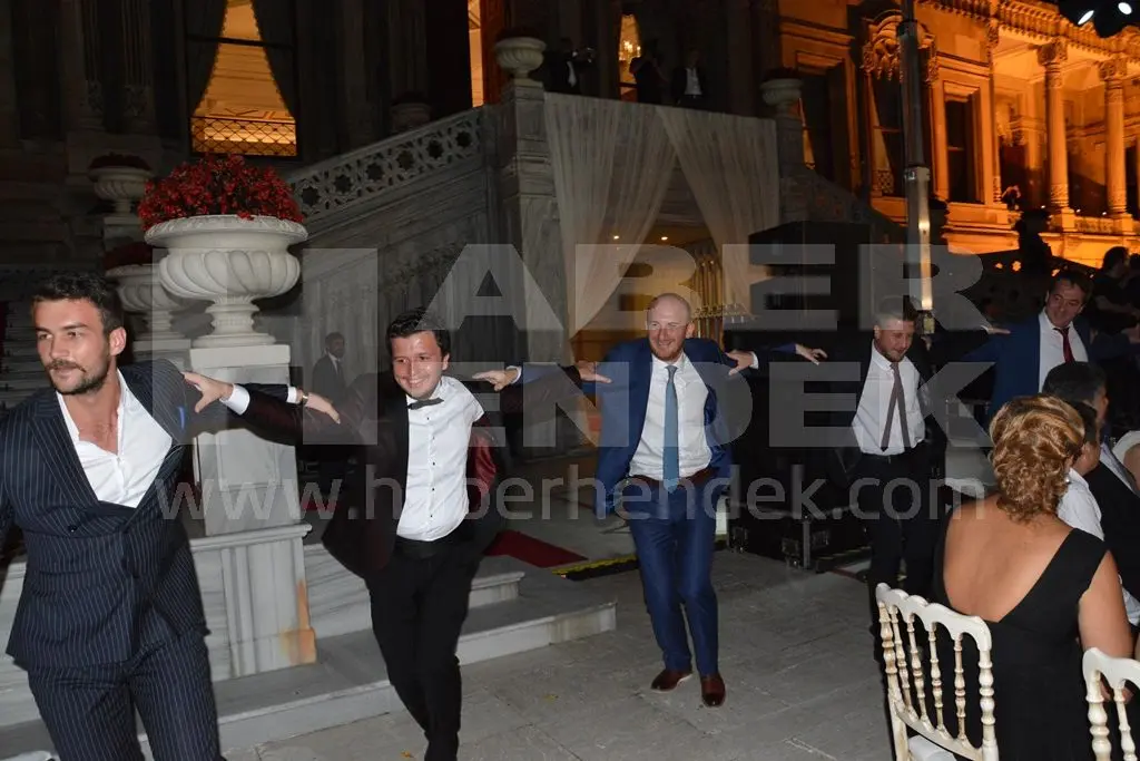 Haber: Yiğit ve İnna Çırağan Sarayında Evet dedi - Galeri-8
