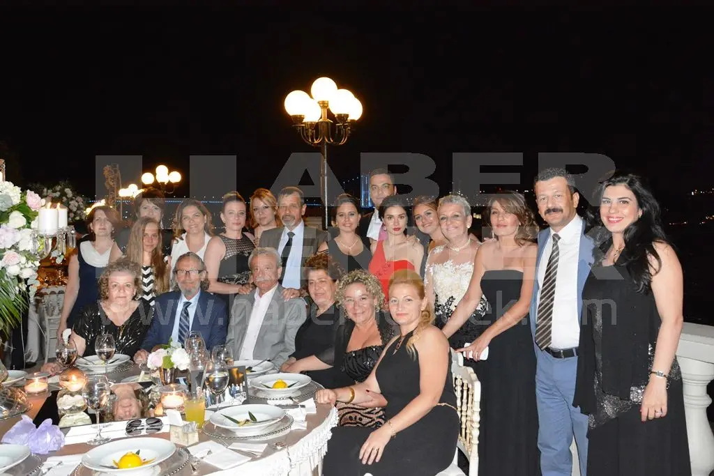 Haber: Yiğit ve İnna Çırağan Sarayında Evet dedi - Galeri-5