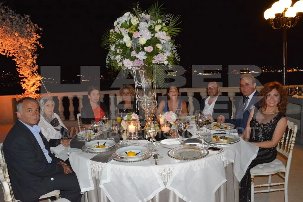 Haber: Yiğit ve İnna Çırağan Sarayında Evet dedi - Galeri-2