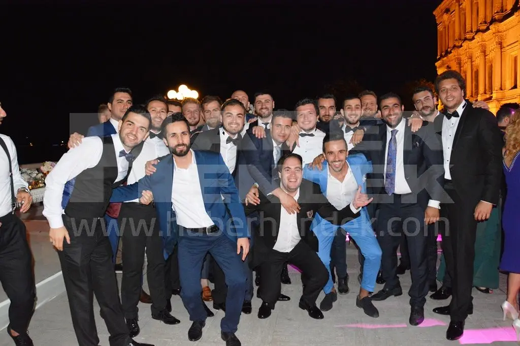 Haber: Yiğit ve İnna Çırağan Sarayında Evet dedi - Galeri-6