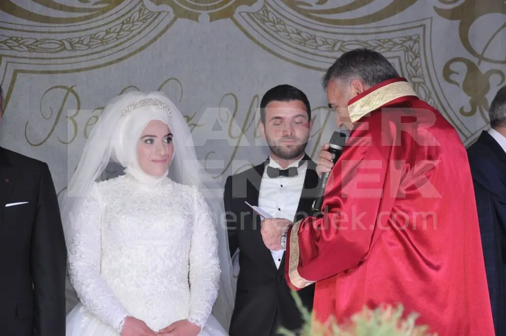 Haber: Siyaset Ve İş Dünyası Bu Nikahta Buluştu - Galeri-1