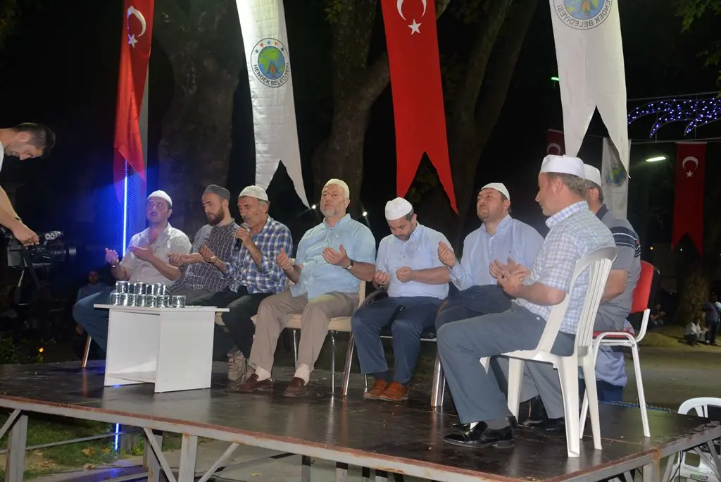 Haber: Hendekliler Meydanı boş bırakmıyor - Galeri-1