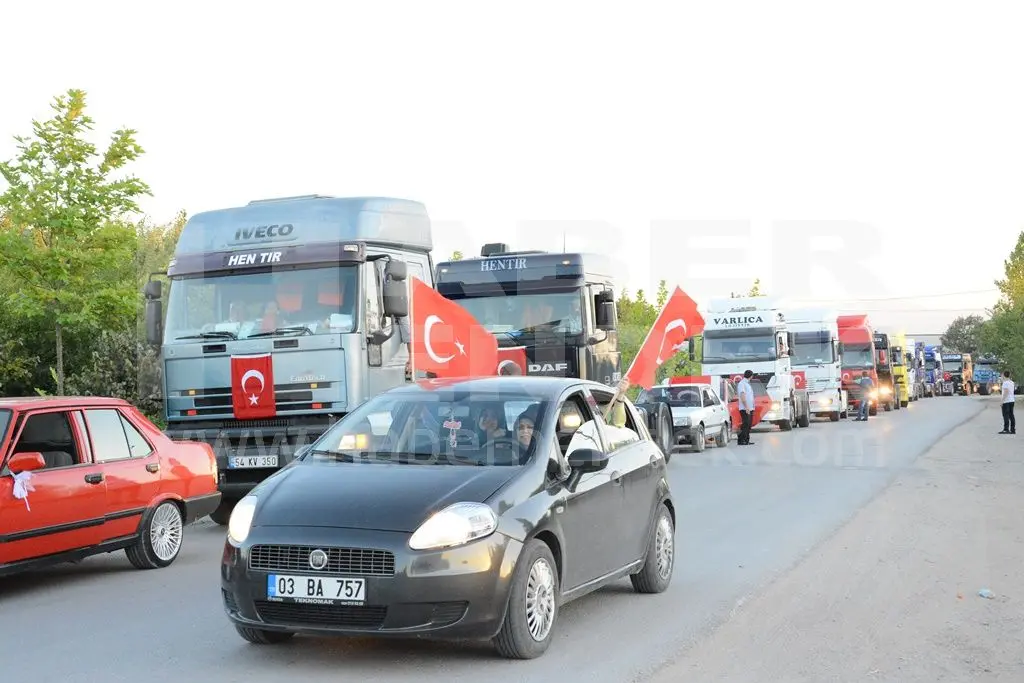 Haber: Tırcılardan Darbeye Karşı Demokrasi Konvoyu - Galeri-3
