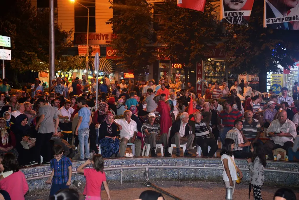 Haber: Hendek’te Demokrasi nöbeti devam ediyor. - Galeri-1