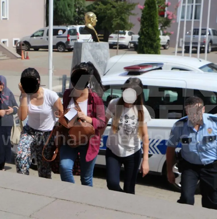 Haber: FETÖ Soruşturmasında 5 Bayan Göz altında - Galeri-1