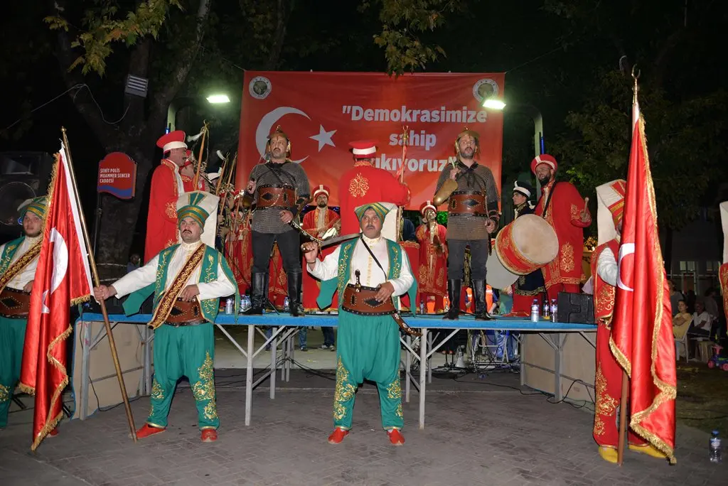 Haber: Hendek’te Demokrasi Nöbeti devam - Galeri-1