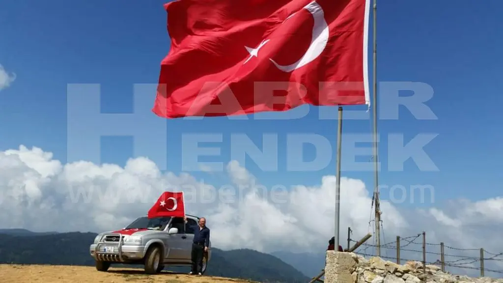 Haber: Zirveye Dev Türk Bayrağı İşlediler - Galeri-3