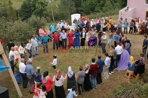 Haber: EVLİLİĞE İLK ADIMI ATTILAR - Galeri-4