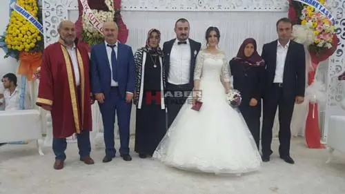 Haber: MUSTAFA VE NESLİHAN DÜNYA EVİNE GİRDİLER - Öne Çıkan