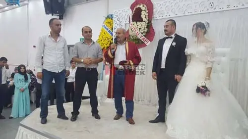 Haber: MUSTAFA VE NESLİHAN DÜNYA EVİNE GİRDİLER - Galeri-2