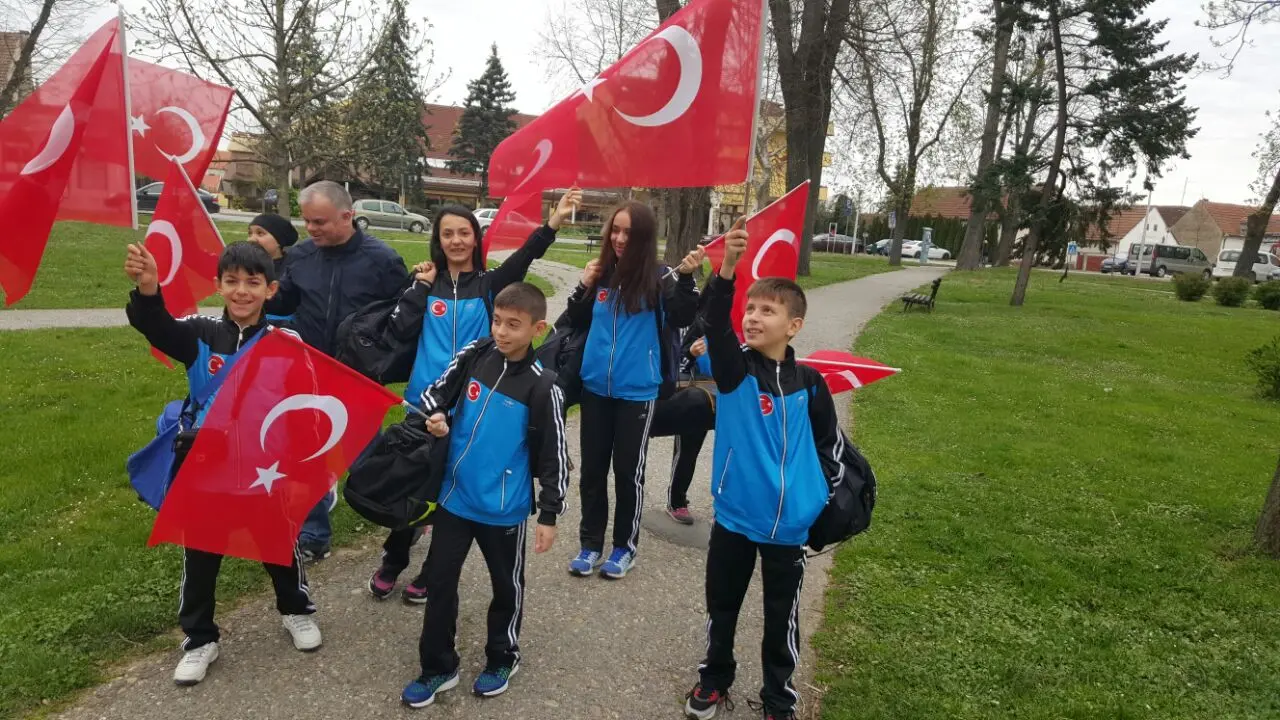 Haber: Hendek’li Karateciler Tam Takım Manisa’da - Galeri-1