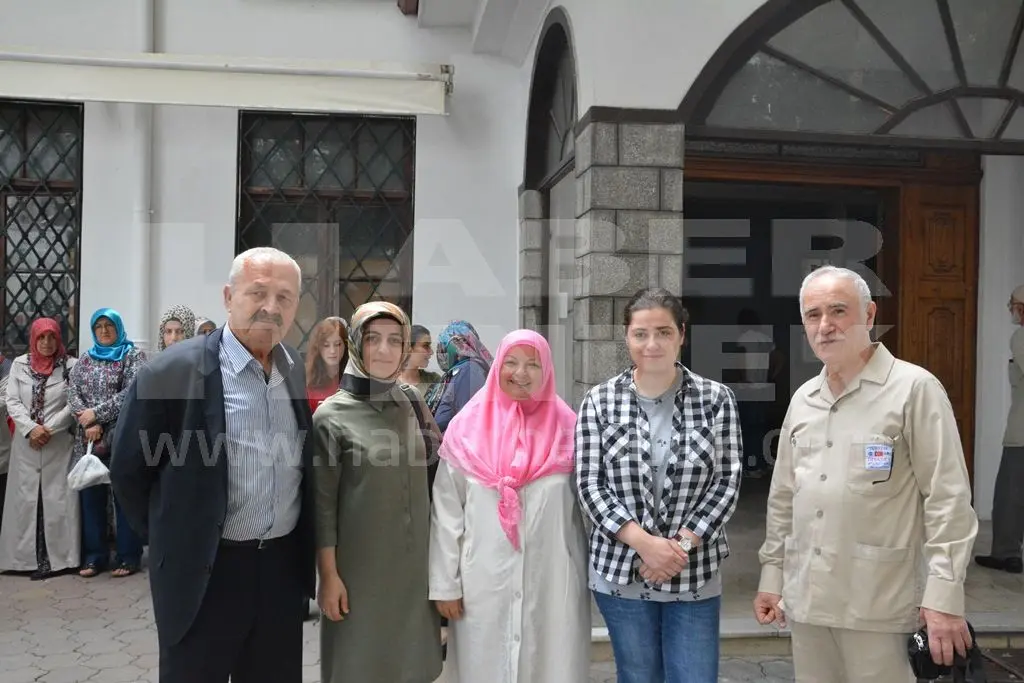 Haber: Hendek’te Hacı Adayları Dualarla Uğurlandı - Galeri-2