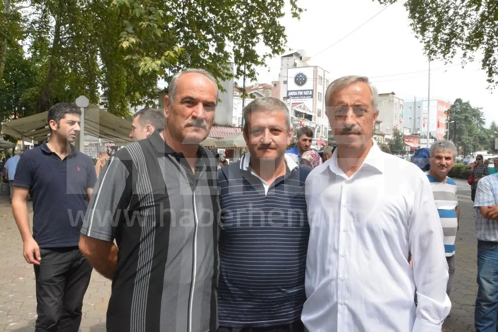 Haber: Hendek’te Hacı Adayları Dualarla Uğurlandı - Galeri-4