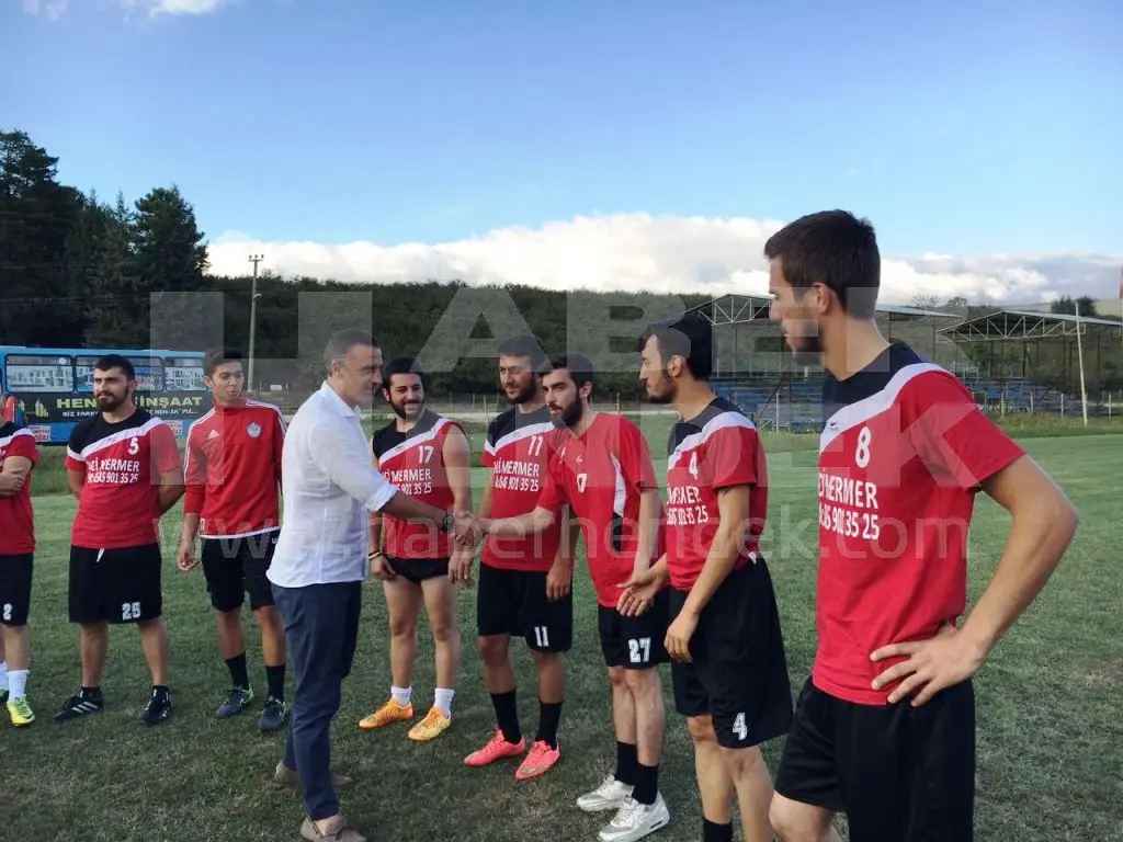 Haber: Tayfur Havutçu'dan Hendek Boğazspor'a sürpriz - Galeri-3