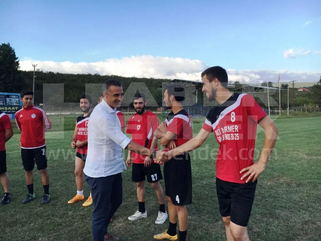 Haber: Tayfur Havutçu'dan Hendek Boğazspor'a sürpriz - Galeri-2