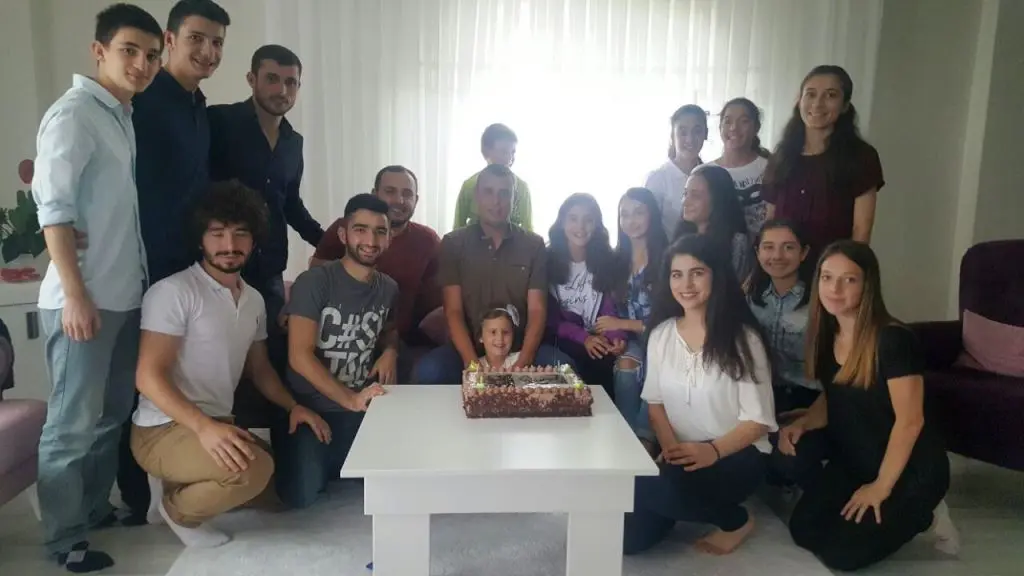 Haber: Sporculardan Kayacık’a Doğum günü sürprizi - Öne Çıkan