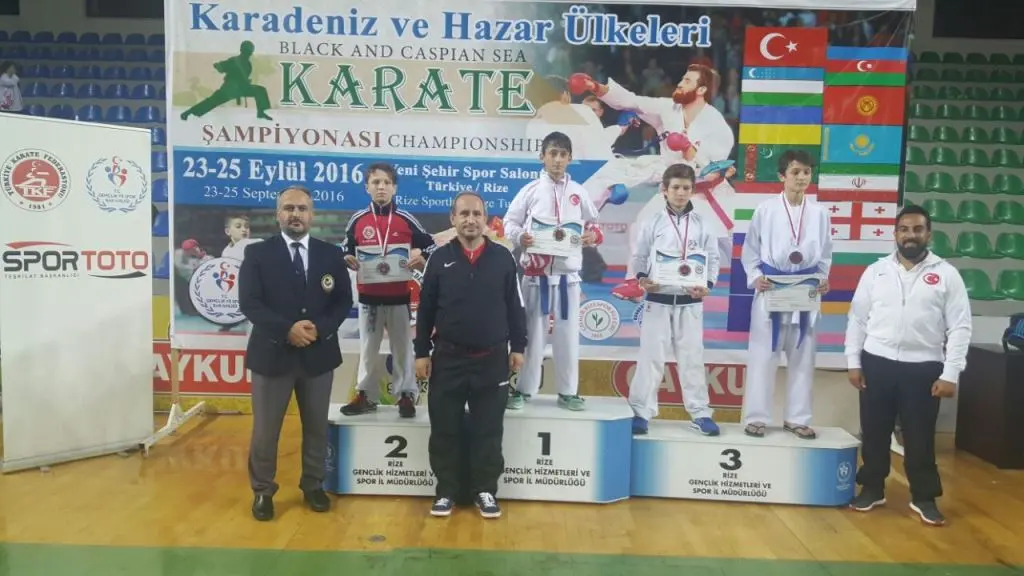Haber: Hendek'li Karateciler Karadeniz de Fırtına Gibi Esti - Galeri-4