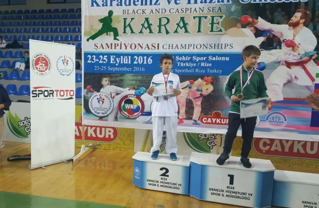 Haber: Hendek'li Karateciler Karadeniz de Fırtına Gibi Esti - Galeri-2
