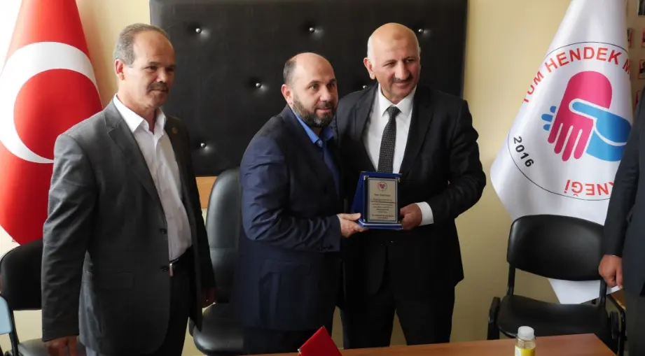 Haber: Muhtarlar Derneğinden, İş Adamlarına Plaket - Galeri-3