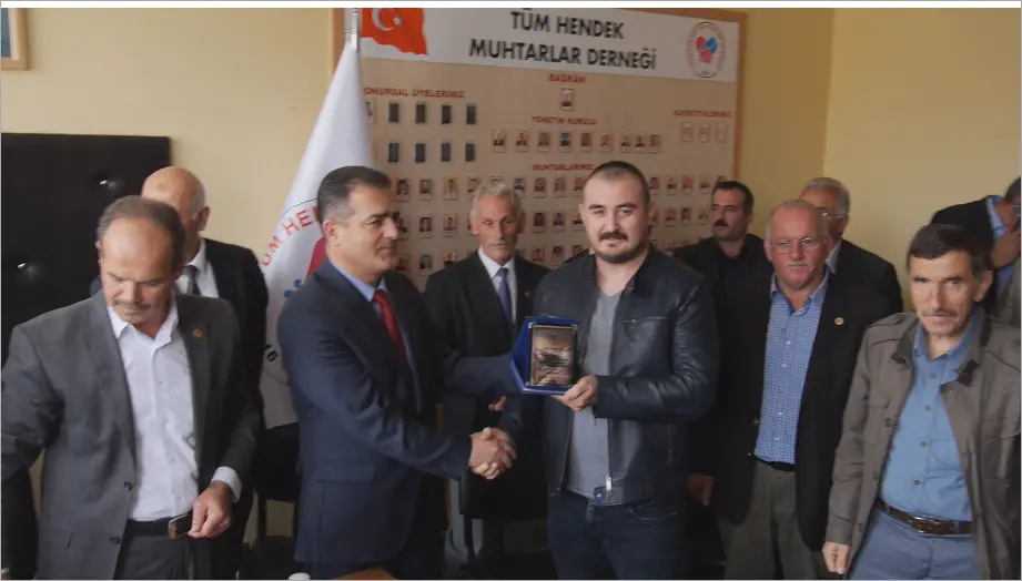 Haber: Muhtarlar Derneğinden, İş Adamlarına Plaket - Galeri-4