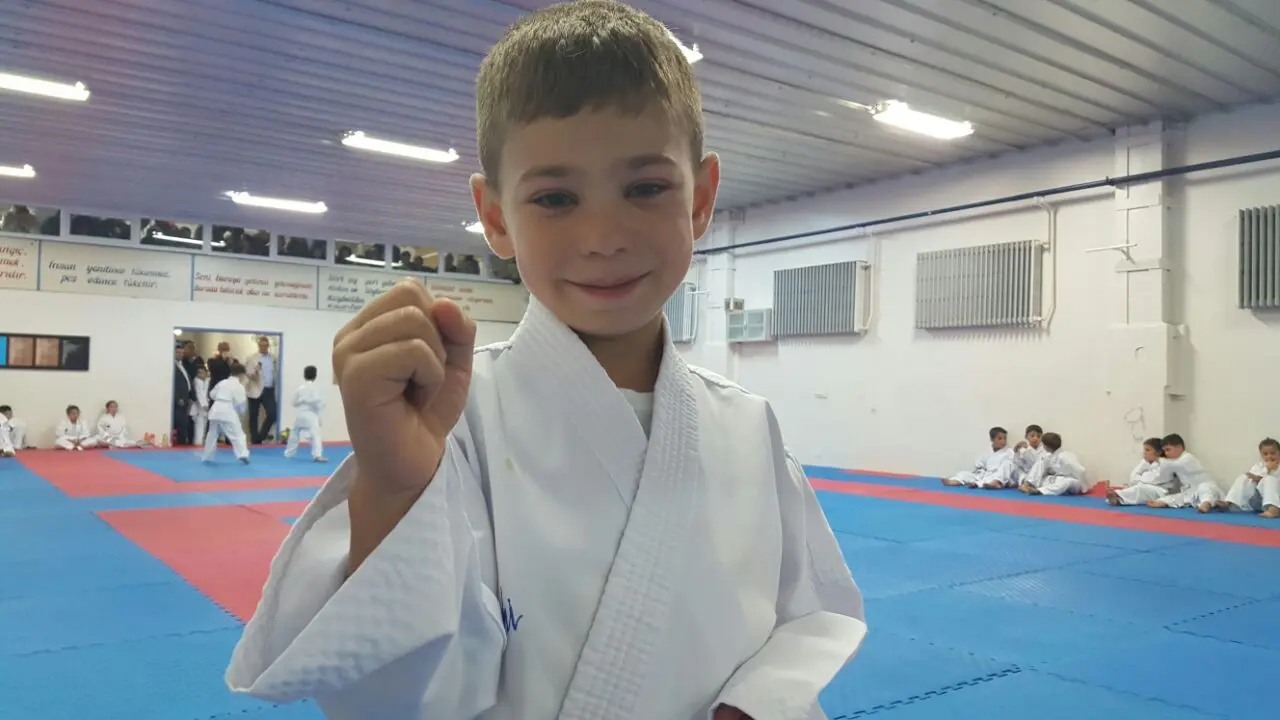 Haber: Hendek Belediyesi Karate Takımı Terfi Etti - Galeri-5