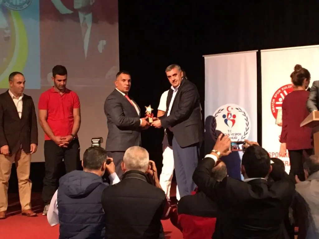 Haber: Muay Thai, Karate ve Güreşçiler Ödüllerini Aldı - Galeri-2