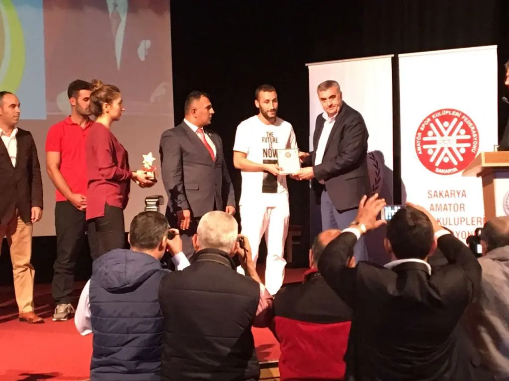 Haber: Muay Thai, Karate ve Güreşçiler Ödüllerini Aldı - Galeri-9