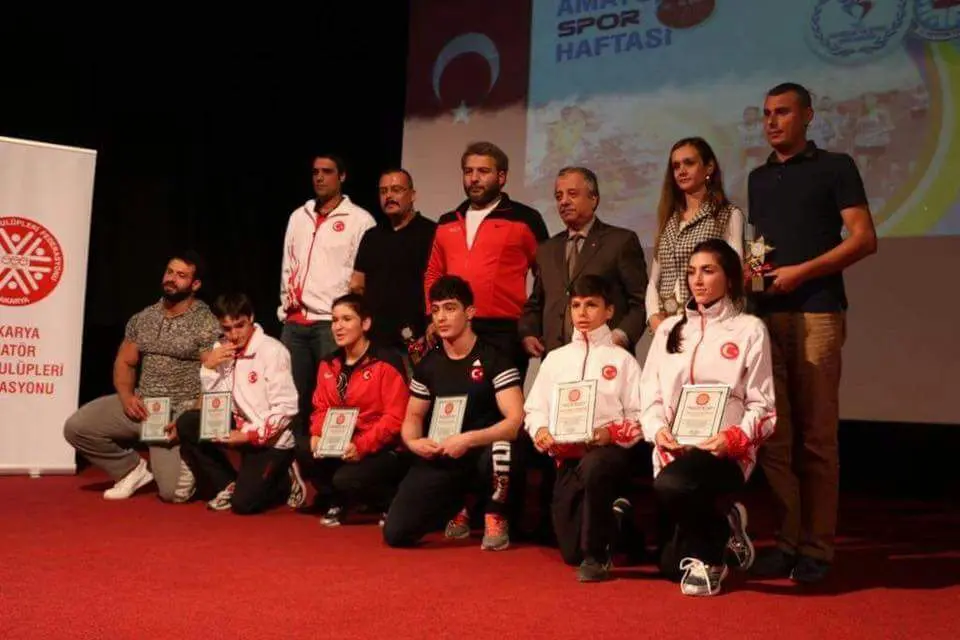 Haber: Muay Thai, Karate ve Güreşçiler Ödüllerini Aldı - Galeri-1