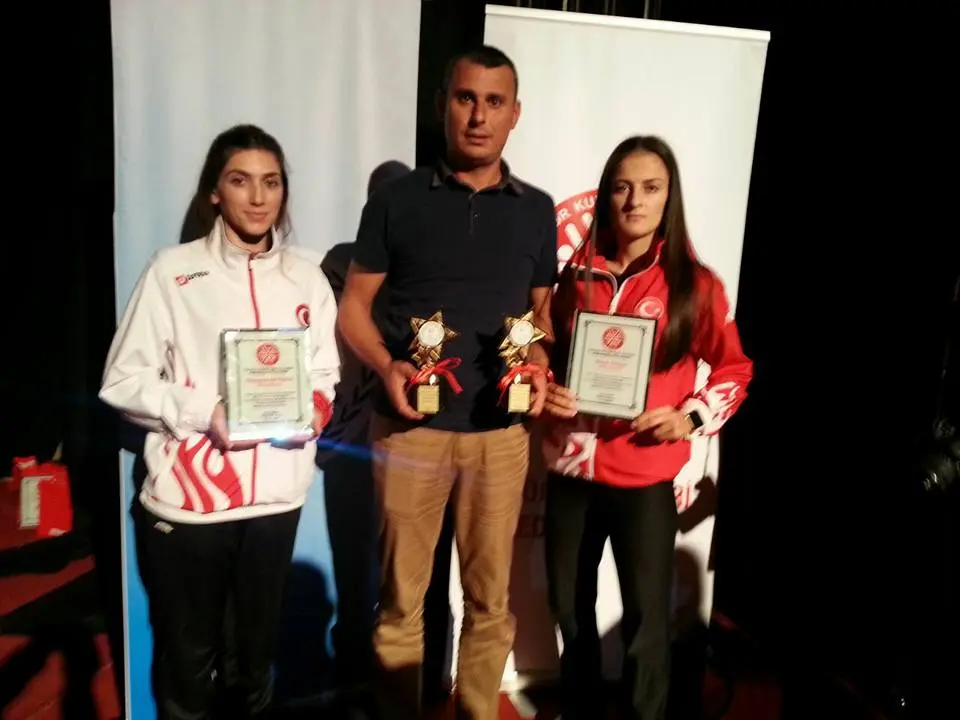 Haber: Muay Thai, Karate ve Güreşçiler Ödüllerini Aldı - Galeri-4