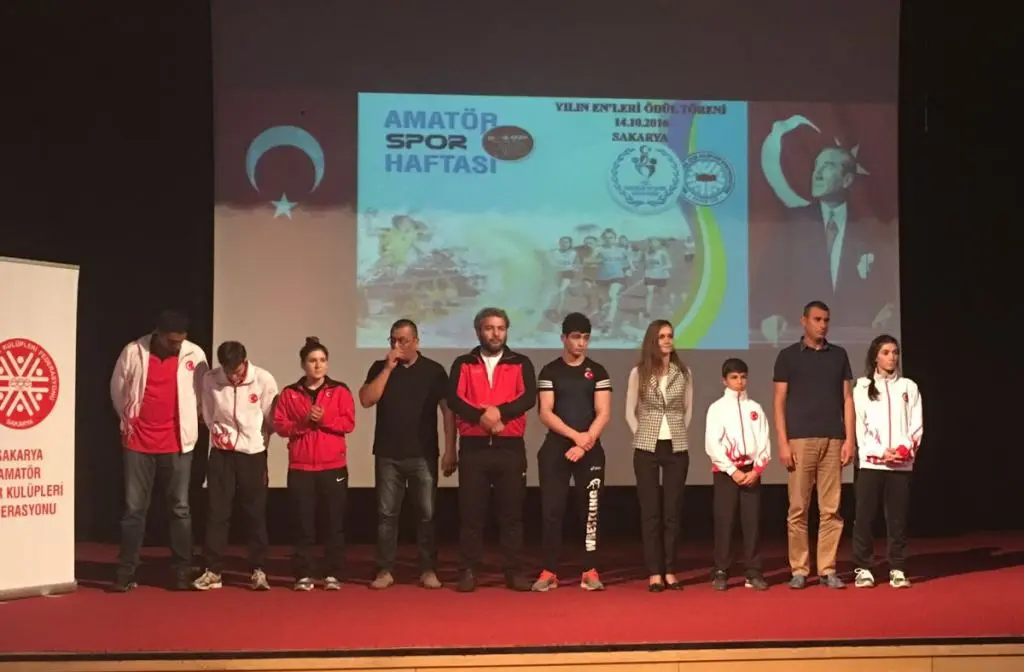 Haber: Muay Thai, Karate ve Güreşçiler Ödüllerini Aldı - Galeri-3