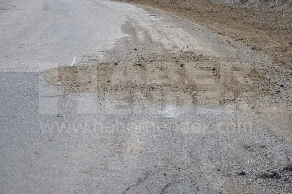 Haber: Dikmen Grup Yolu Yama Çalışması Başladı - Galeri-1