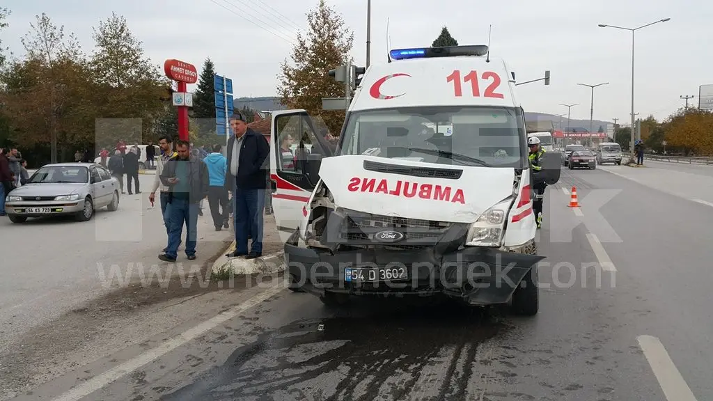 Haber: Ambulans Kaza Yaptı 5 Kişi Yaralandı - Galeri-1