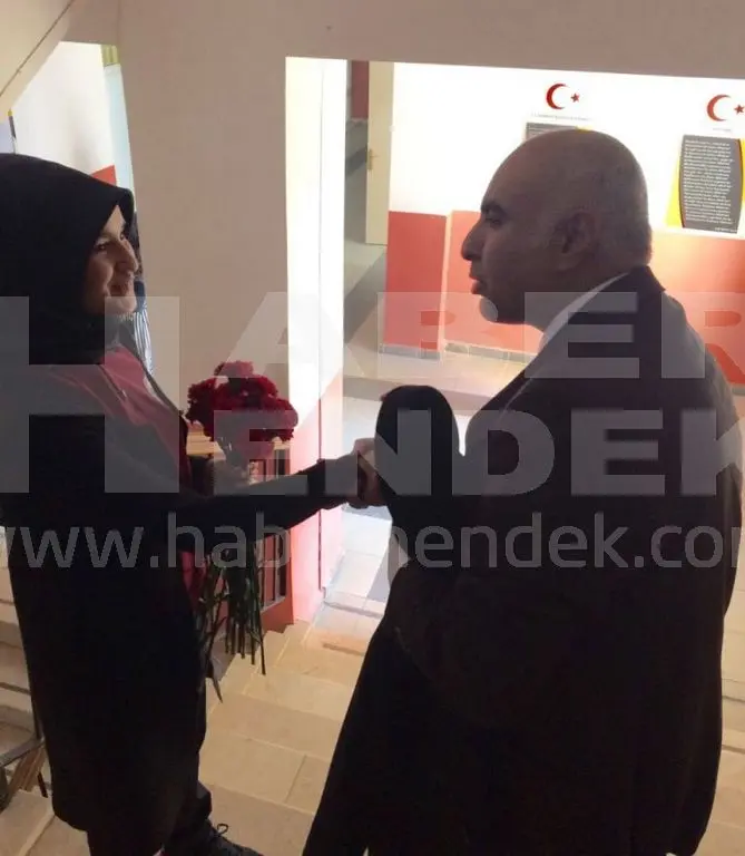 Haber: Ülkücü Gençlerden Öğretmenlere Karanfil - Galeri-9