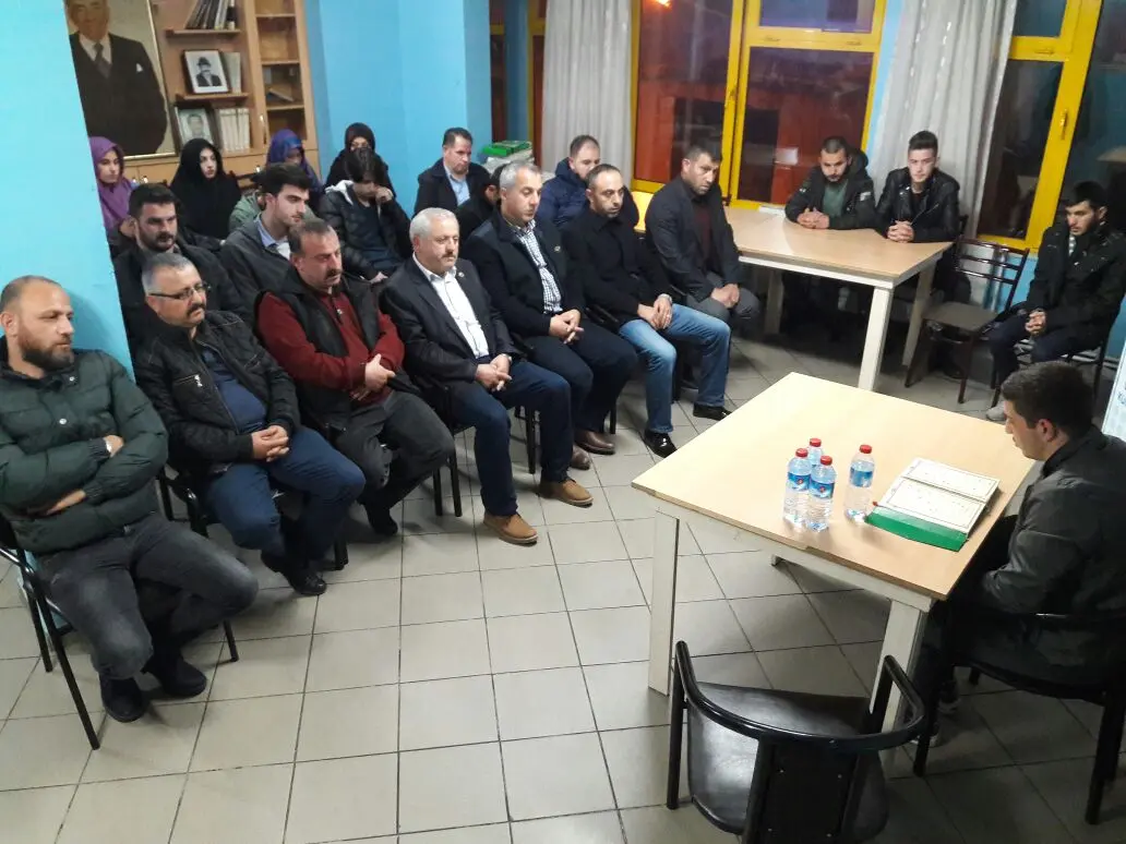 Haber: Ülkücüler Şehitler İçin Kuran Okuyarak Dua Etti - Galeri-2