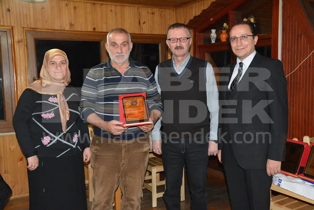 Haber: Türk Eğitim-Sen, Emekli Öğretmenlere Yemek Verdi - Galeri-1