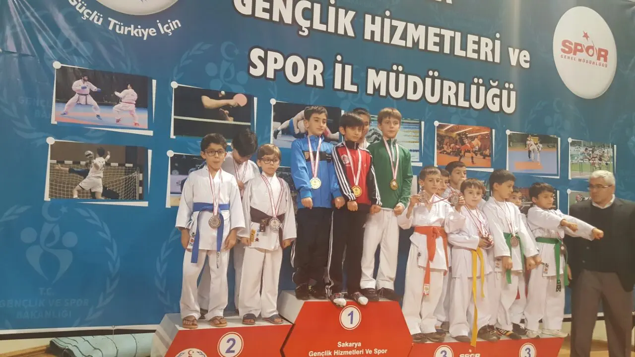 Haber: Hendek’li Karateciler Takım Şampiyonu - Galeri-2