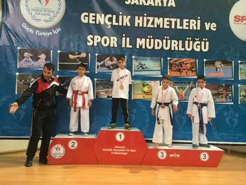 Haber: Hendek’li Karateciler Takım Şampiyonu - Galeri-6