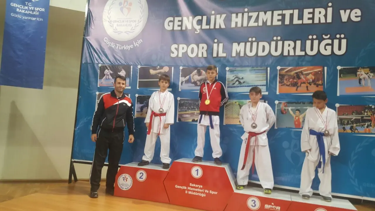 Haber: Hendek’li Karateciler Takım Şampiyonu - Galeri-3