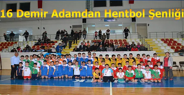 Haber: Hendek’te 16 Demir Adam’dan Hentbol Şenliği - Öne Çıkan