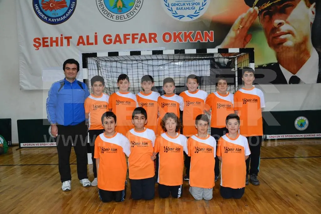 Haber: Hendek’te 16 Demir Adam’dan Hentbol Şenliği - Galeri-15