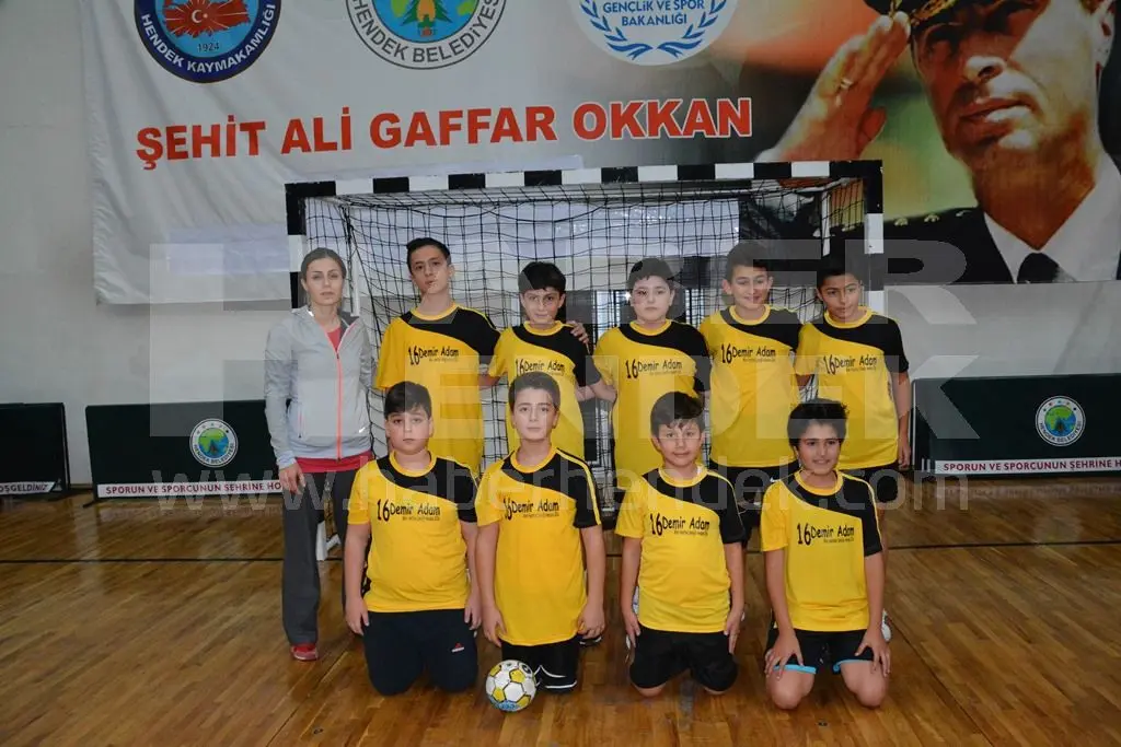 Haber: Hendek’te 16 Demir Adam’dan Hentbol Şenliği - Galeri-12