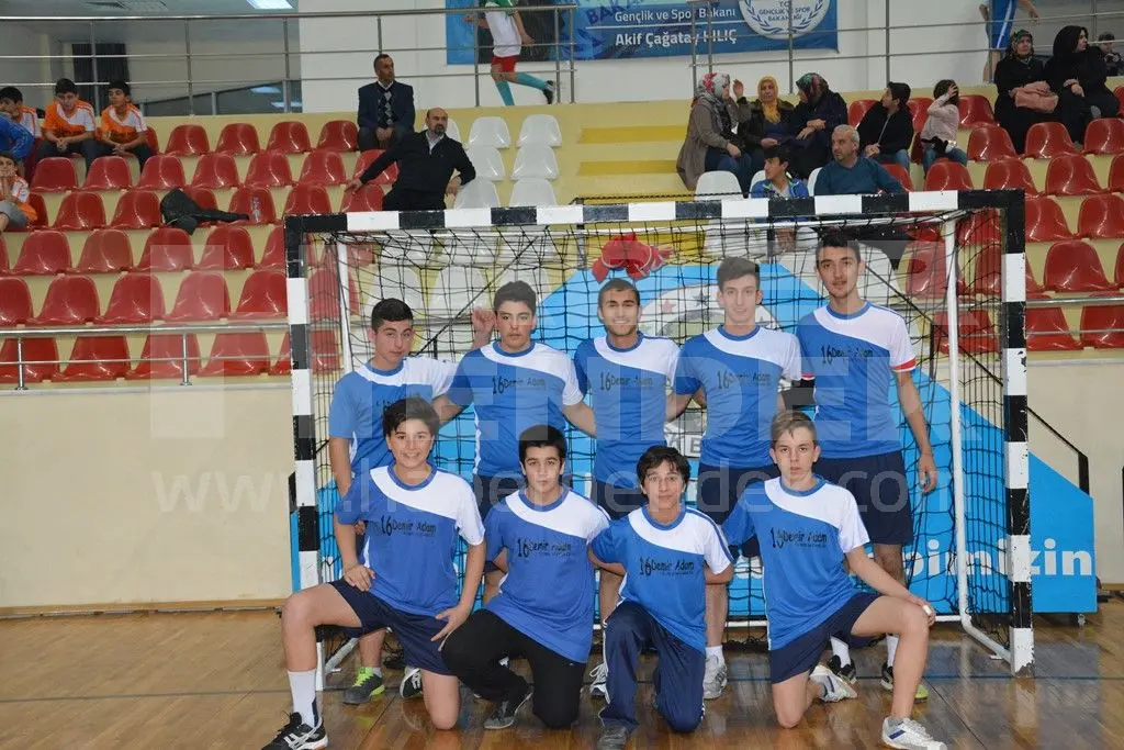 Haber: Hendek’te 16 Demir Adam’dan Hentbol Şenliği - Galeri-11