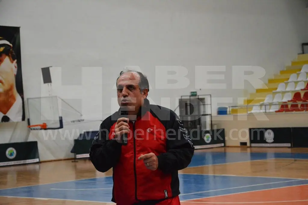 Haber: Hendek’te 16 Demir Adam’dan Hentbol Şenliği - Galeri-19