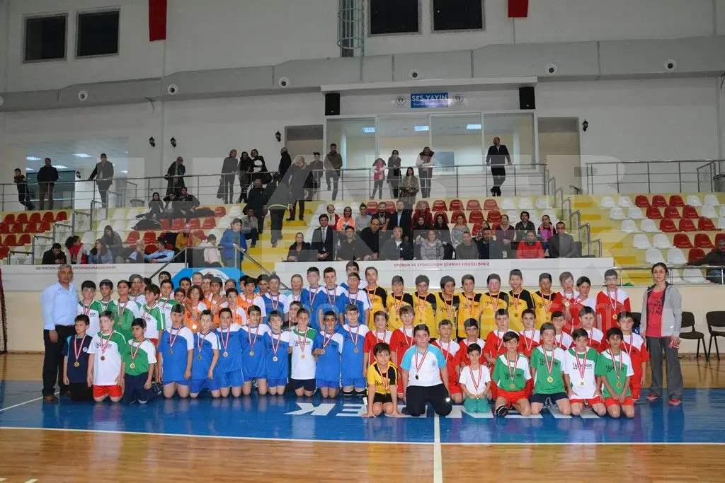 Haber: Hendek’te 16 Demir Adam’dan Hentbol Şenliği - Galeri-17